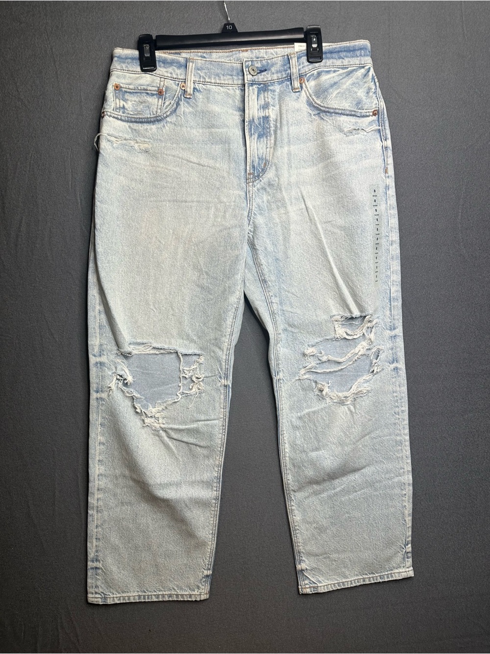 AE Strigid Low-Rise Ex-Boyfriend Jean Size 8 Short (NWT)